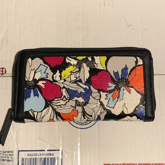 Nine West Handbags - Nine West Floral Wallet (EUC)